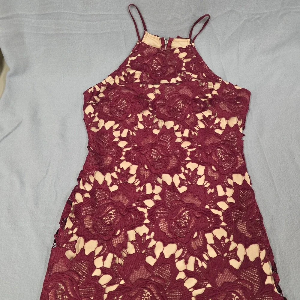 Lulus Burgundy Floral Crochet Lace‎ Halter Sheath Dress Maroon Size M